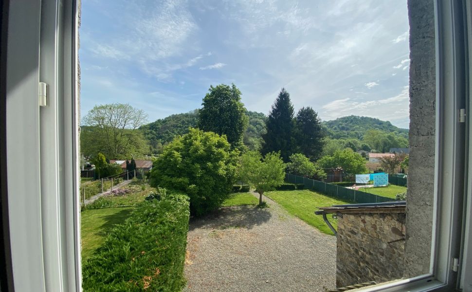 Jolie Maison du Village en Pierre, avec Jardin et Grange Attenante à 30 minutes de Pau